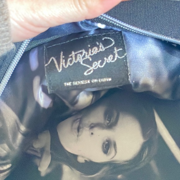 Sexy little black and silver 💋 Victoria’s Secret bag - Picture 6 of 12